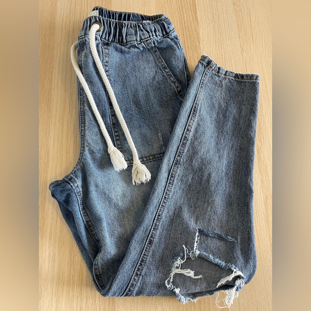 Women’s Distressed Drawstring Jeans